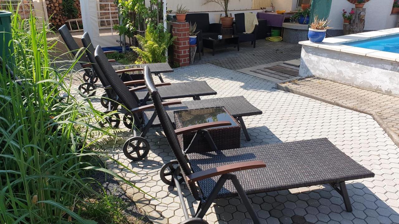 Pension Muench "Am Anger" Neuseusslitz Bagian luar foto